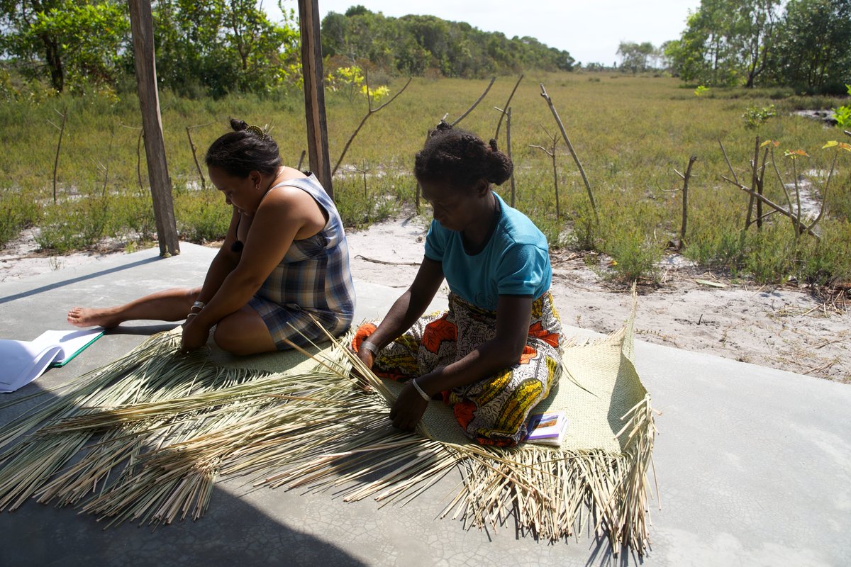 Weaving skills training sessions give the #cooperative members of the Mahampy Workshop in Sainte Luce the opportunity to learn new skills... #Empowering women with the skills they need to earn an independent income in rural southeast #Madagascar 🧡🇲🇬