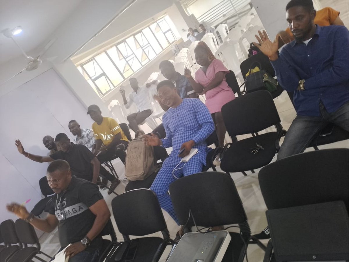 WaffiiHub's tweet photo. On Monday, Jan. 15 2024 we had a very productive orientation session with the 3MTT Fellows assigned to us.

The Fellows' hunger to learn and succeed in tech, is inspiring. 🔥

We look forward to working with them on this exciting journey.

#3MTTDelta 
#WaffiHub

Cc: @bosuntijani https://t.co/jrvWm97Thr