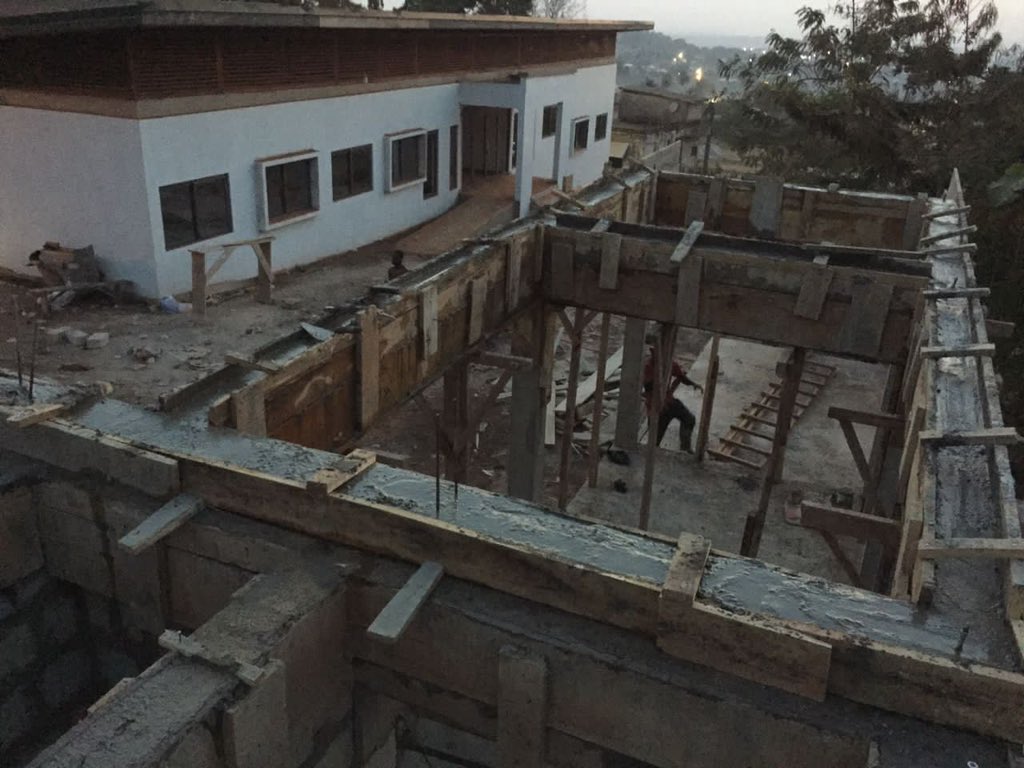 beksfel's tweet photo. It is the beginning of the year and our team is already on site. Experience the beautiful work at Wenchi  Gas Gate House 

#beksfelconstructionsltd #constructionproject #buildingyourdreams #ConstructionIsLife https://t.co/d1FN5RiZ4t