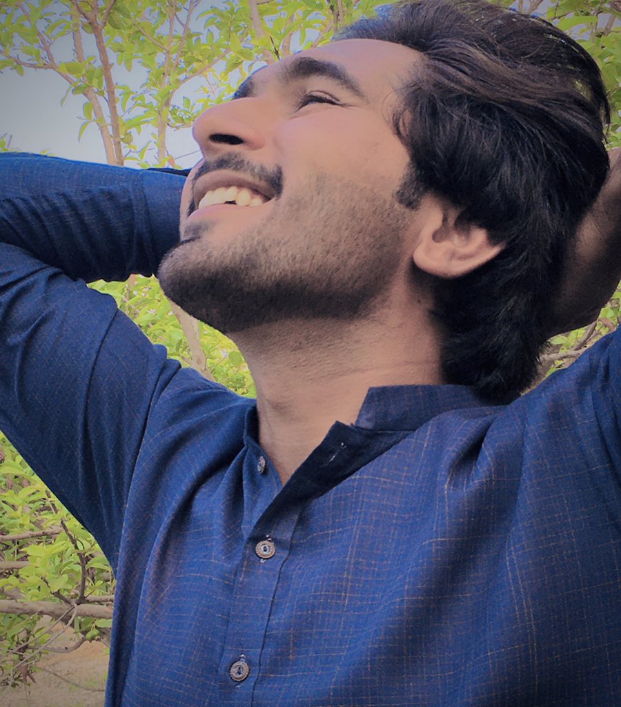 MrAhmooo's tweet photo. تم کو اس خانہ ء وحشت میں خدا لے آیا
شوق سے کون میرے دل کا مکین ہوتا ہے_؛)🖤🫀
#foryou 
#foryoupage 
#dimpleboy 
#smilekiller 
#poetry 
#PoetryLover 
#likesharerepost 
#viralpost 
#amici23 
#ElClasico 
#BitcoinEFT https://t.co/jYCNdiduB4