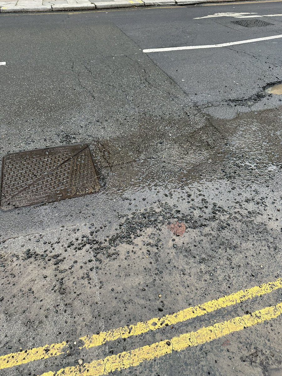 xmjw's tweet photo. @thameswater Reported this two days ago in W3 but water is still bubbling from a broken pipe. I can see my water bill going up, and it’s becoming quite a mess. If it freezes it’ll be a danger to pedestrians on the crossing. https://t.co/wFhbkYZkYp