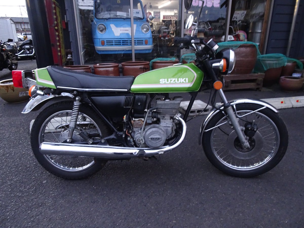 bestauto_jp's tweet photo. RG185エンジンかけてみましたー!!
ツーサイクルのいい音してますよー‼️
当時のままでいい感じに仕上がってます!
エンジン動画もまたアップしますね!
#RG185
#エンジン
#ベストオート
#バイク屋 https://t.co/sIN7P3nXRC