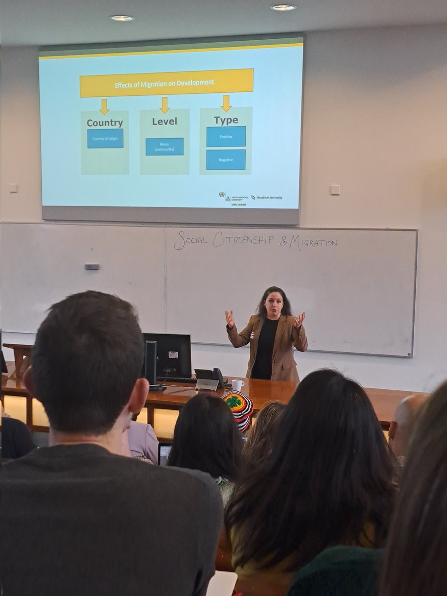 At the SCM conference, @MelissaSiegel1 gives a very interesting keynote on how migration and the lack of migration affect development. @UniLeiden
