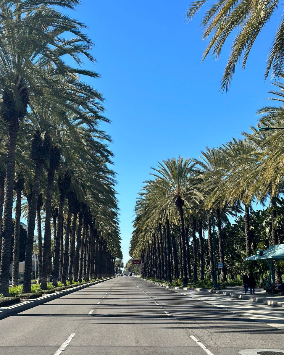 It was a pleasure to attend the @UnitedCoaches Soccer Convention in California with our partners @@csportshq. 🇺🇸 ⚽ Our team managed to reconnect with existing partners and met many more football industry professionals who we are looking forward to working with in the future. 🤝