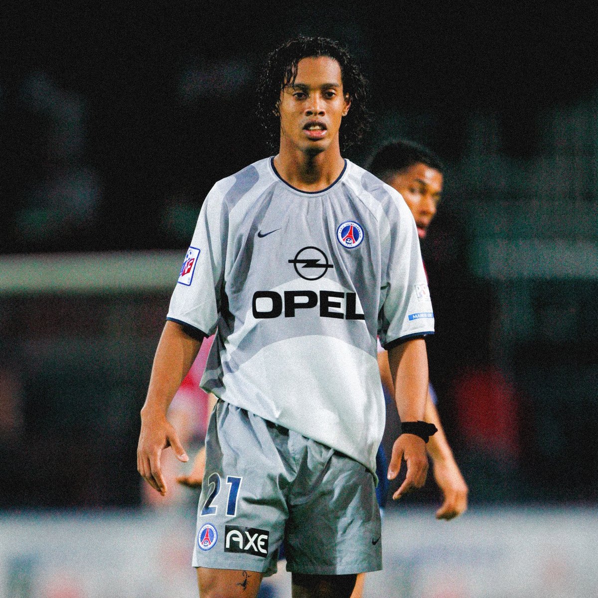 classicshirts's tweet photo. On This Day in 2001 🗓️

A 21 year old Ronaldinho joined Paris Saint-Germain. https://t.co/VpMx7Zk2TV