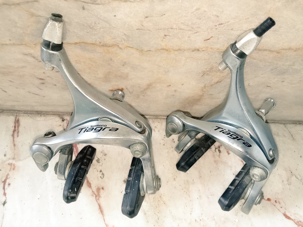jeffreysirie's tweet photo. WTS Sepasang U-Brake Shimano Tiagra BR4600, kondisi used wajar, brake pad masih tebel, masih ok, RP.500K/sepasang, bisa Nego tepis lah, WA https://t.co/dDVBeZJcUw no kirim2 📍Perdatam, Pancoran, Jakarta Selatan, #fnfjb #frbjb #fpjb #rbjb https://t.co/4H2RNLibv2