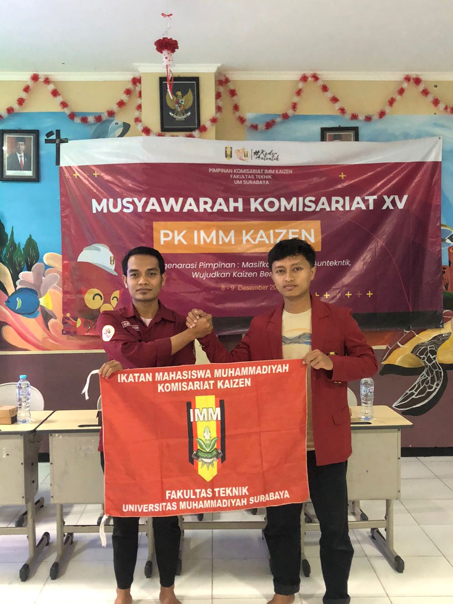 WKholilullah's tweet photo. purna sudah tanggung jawab secara formil, namun secara moral masih banyak yang harus diselesaikan. merasa kekurangan adalah salah satu landasan untuk memperbaiki apa yang dirasa kurang. karena sejatinya suksesi kepemimpinan bisa diliat di kepemimpinan setelahnya. https://t.co/mXfMV3LuDY