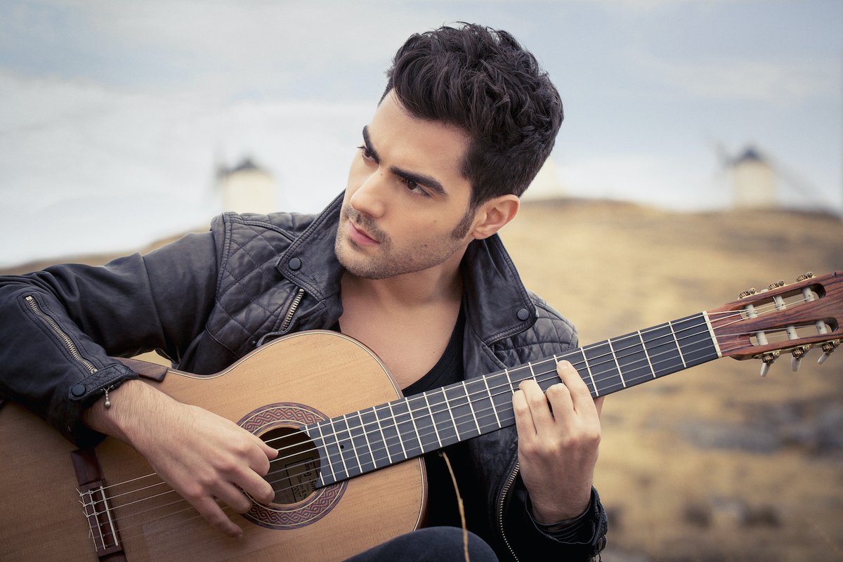 There's still time to book your tickets for superstar guitarist @MilosGuitar who is joined by baroque music specialists, Arcangelo, for an absolute treat of a concert! Thurs 18 Jan at 7.30pm. £25 / £5 for under 30s incl. booking fee. middlesbroughtownhall.co.uk/event/arcangel…