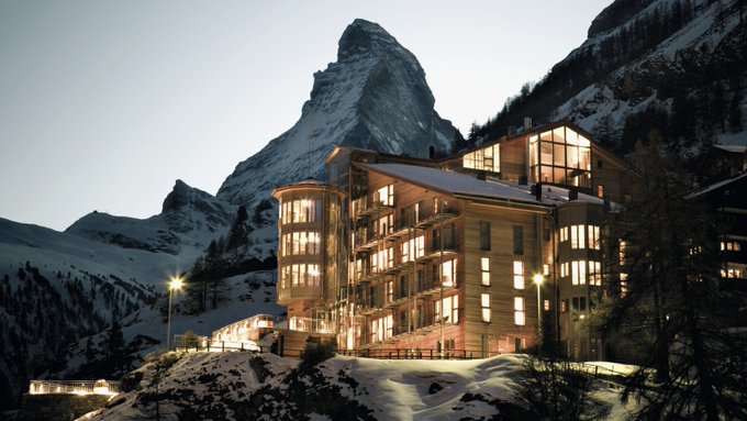 Para huéspedes con predilección por la #arquitectura, el #diseño y la #cultura, Boutique &amp; Design Hotels ofrece una variedad de #hoteles urbanos, hoteles creativos y lujosos chalés en las montañas suizas.
¿Cuál será tu próximo alojamiento? myswitzerland.com/es-es/alojamie…

📸 Omnia Hotel