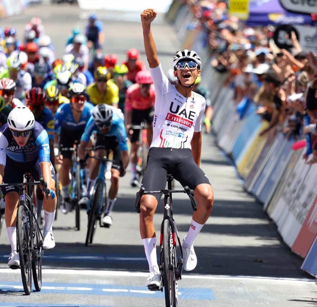 tonypins's tweet photo. Paren todo!! Mientras otros deportes ⚽ dan puras vergüenzas, el ciclismo 🚴🏽‍♂️ da la nota @ISAACDELTOROx1 @TeamEmiratesUAE 
Ganá la 2° etapa con autoridad y atacando de lejos, HISTÓRICO 
El primer 🇲🇽 en ganar en el #TourDownUnder y en su primera carrera WT. https://t.co/9KdSPCt3VJ
