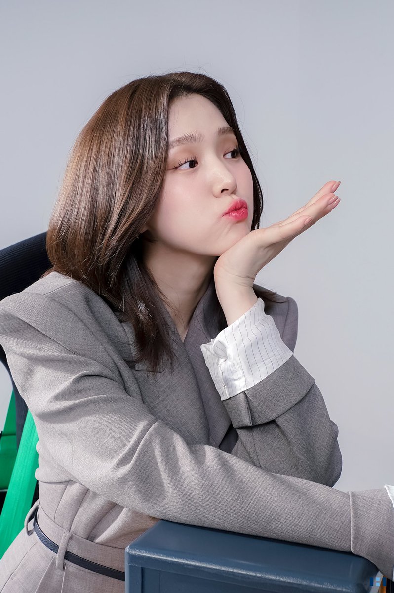 📮NEW POST

m.post.naver.com/viewer/postVie…

#김지은 #kimjieun #キムジウン 
#브랜딩인성수동 #포스터 #비하인드