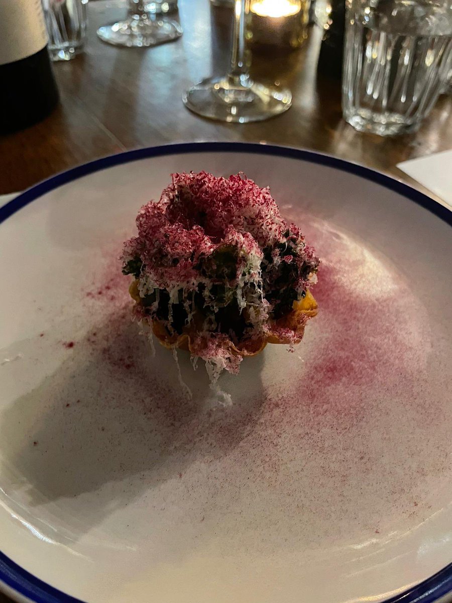 OllyFord's tweet photo. Finally managed to get over to one of the guest chef nights at the wonderful @TheWhiteHorsePu last night! 

Stunning food from @BatemanThom &amp; @GaryUsher_ 

Thanks for the incredible hospitality as always @Jo_Jo_Will &amp; @mattshaw78 ❤️ https://t.co/CIeSyS2sw9