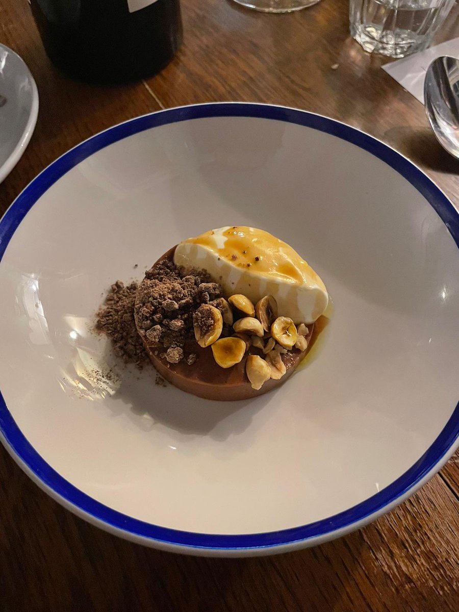 Finally managed to get over to one of the guest chef nights at the wonderful <a href="/TheWhiteHorsePu/">The White Horse Pub</a> last night! 

Stunning food from <a href="/BatemanThom/">Thom Bateman</a> &amp; <a href="/GaryUsher_/">Cook</a> 

Thanks for the incredible hospitality as always <a href="/Jo_Jo_Will/">Jo williams</a> &amp; <a href="/mattshaw78/">Matthew Shaw</a> ❤️