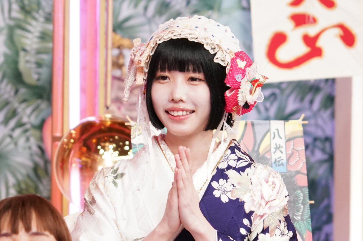oricon's tweet photo. 【📺今夜19:00】『上田と女が吠える夜』
元日放送が延期→本日放送

マツコとあのちゃん初対面❗
「一番会いたい人だった」
危険な餅つきがスタート💥

#マツコ が #あのちゃん に戸惑い
#モモコ と #アンミカ におびえる💦

👤 出演者
https://t.co/t21y6M4ySG

#上田と女が吠える夜 @aNo2mass https://t.co/3ayqCUEnyo