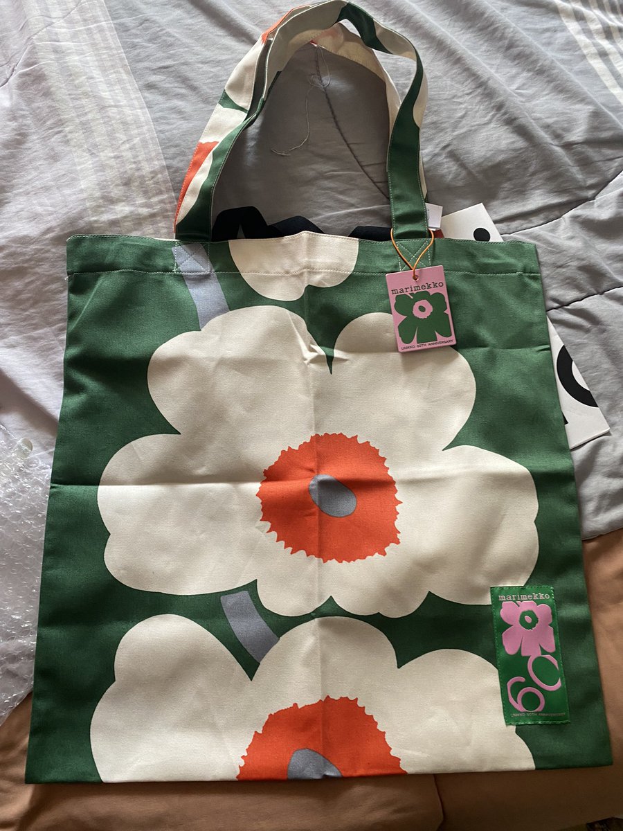 prettysissyused's tweet photo. Marimekko 60 th🌟🌟
ของใหม่ค่ะ ถุงกระดาษป้ายห้อยยังอยู่ค่า
Price : 1900-. รวมส่ง ดอกสวยคุ้มมาก
Size 43*44 
💌เพิ่มเติมเดมมาเยยย
#marimekko #ส่งต่อmarimekko #marimekkothailand #marimekkoมือสอง #ส่งต่อกระเป๋า #กระเป๋าสะพาย #ส่งต่อstandoil #marimekko60th #marimekkobag https://t.co/nS13PAycHd
