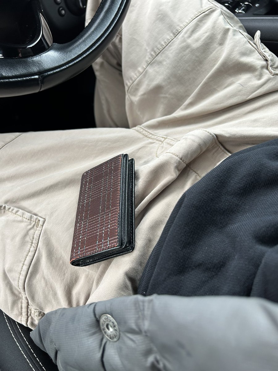 TamiyaRaden's tweet photo. #tamiyaraden #民谷螺鈿 #cardcase #カードケース #japan #luxury #accessories #craft #art #tradittional #innovative #brand #workshop #tango #kyotango #kyoto #帯 #着物 #favoritetime #faveritething #faverite https://t.co/HDgjIzUBSK