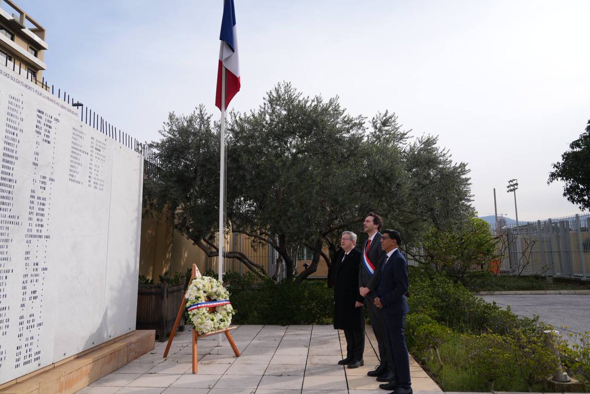 JLMelenchon's tweet photo. La paix n’est pas un dîner de gala. 150 Français sont morts pour elle au Liban. Nous leur avons rendu hommage. https://t.co/bsj4QrTIl7