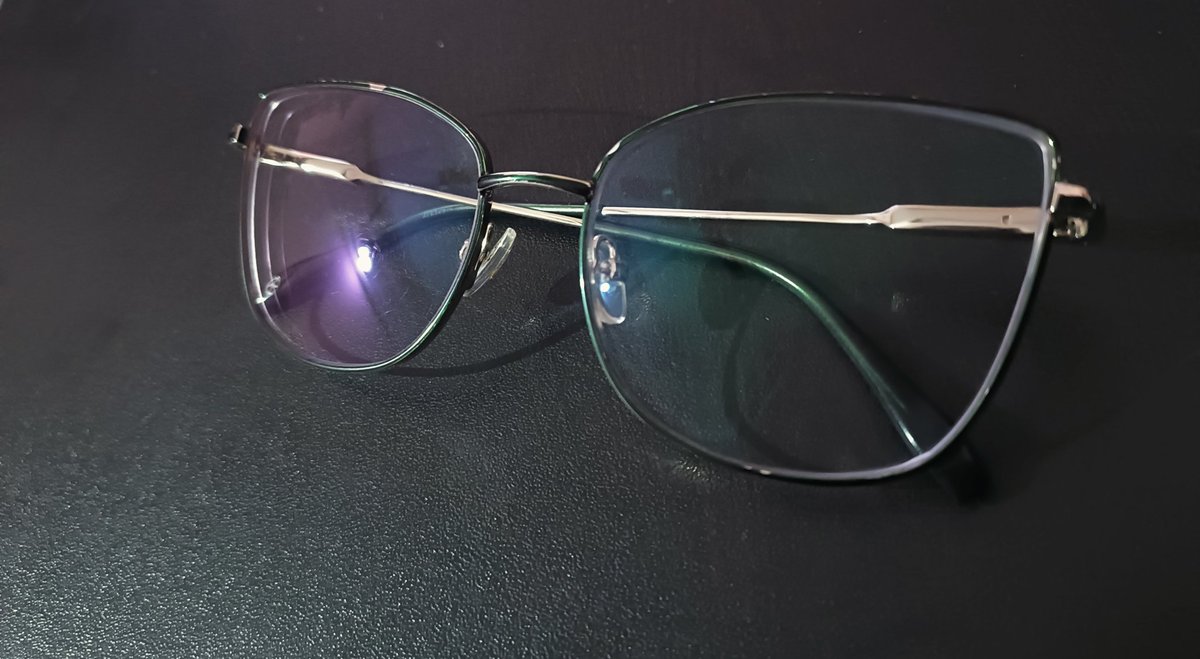 ethicalvision0's tweet photo. "We are paying for such quality, aren't we?"

@Lenskart_com
@peyushbansal

#Lenskart #Eyewearissue #customerservice https://t.co/I1YfGB7gW7