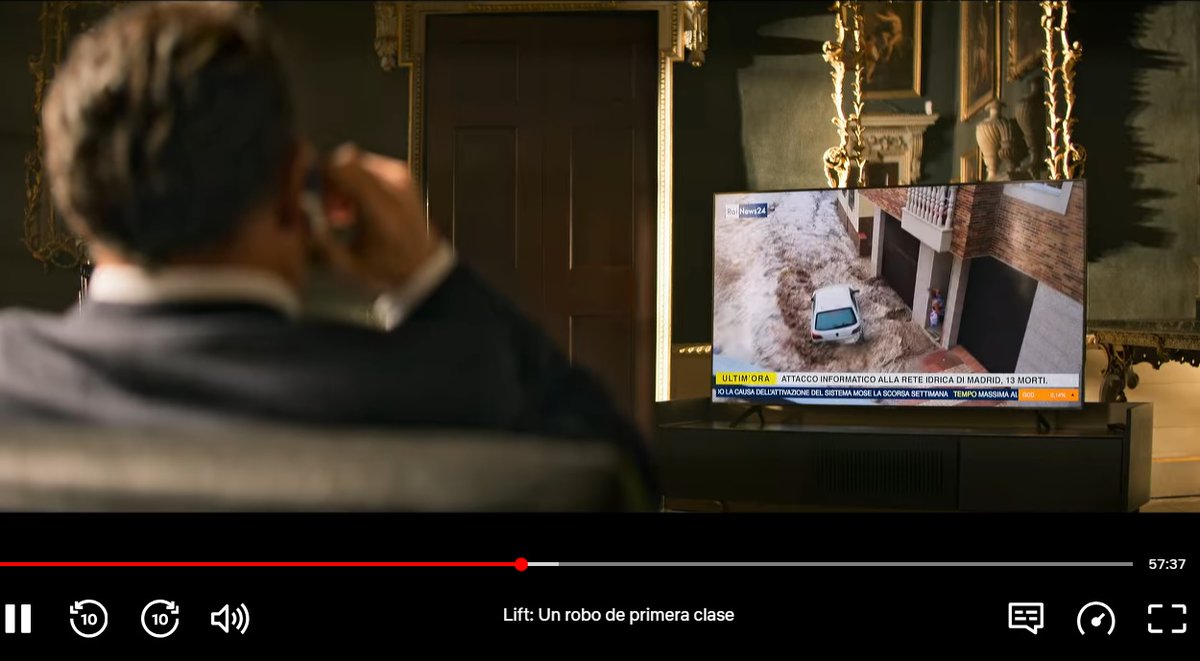 IvanCiudadanoA's tweet photo. Las inundaciones de #Adra se cuelan en la película más popular de @netflix. En una escena de 'Lift, un robo de primera clase' la televisión muestra un camión de Agroponiente, con el tradicional indalo, arrastrado con otros vehículos por una tromba de agua https://t.co/XnYmWD5pSh https://t.co/LkPUVtEu9u