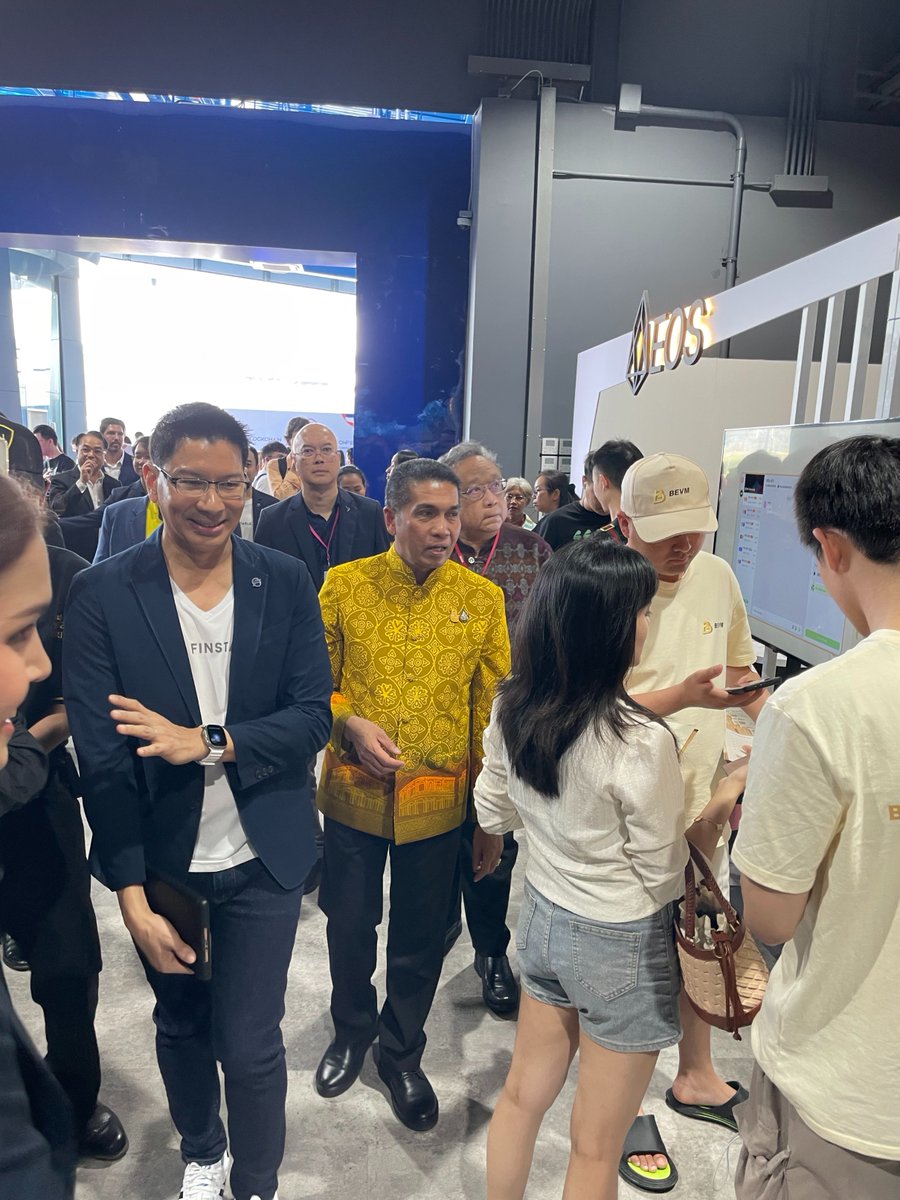 soex_club's tweet image. 🎉#Dsyncle 在泰国普吉岛 #B2GC 峰会现场，Day1  获得现场众多体验者一致好评，纷纷前往下载体验！

 让我们一起  发现更多可能性，创造更多价值！
 👉dsyncle.io/download.html

   #Dsyncle #普吉岛 #social