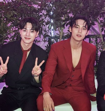AboutMusicYT's tweet photo. SEVENTEEN's Mingyu and Song Kang at the Cartier event, 2022. https://t.co/C23vdWGM6e