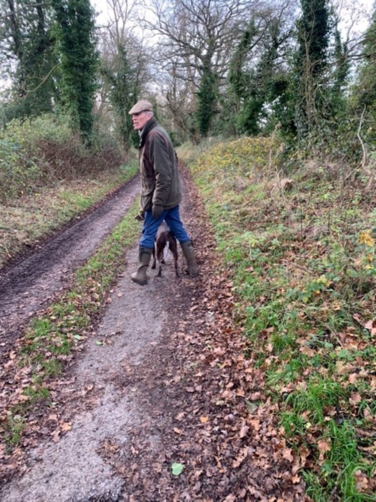 NorfolkPolice's tweet photo. Police are appealing for the public’s help to identify a man after a cyclist was bitten by a dog in Gayton Thorpe, near King’s Lynn.

Do you recognise this man? https://t.co/LR45SjnL42 https://t.co/2XrTf4Rx2A