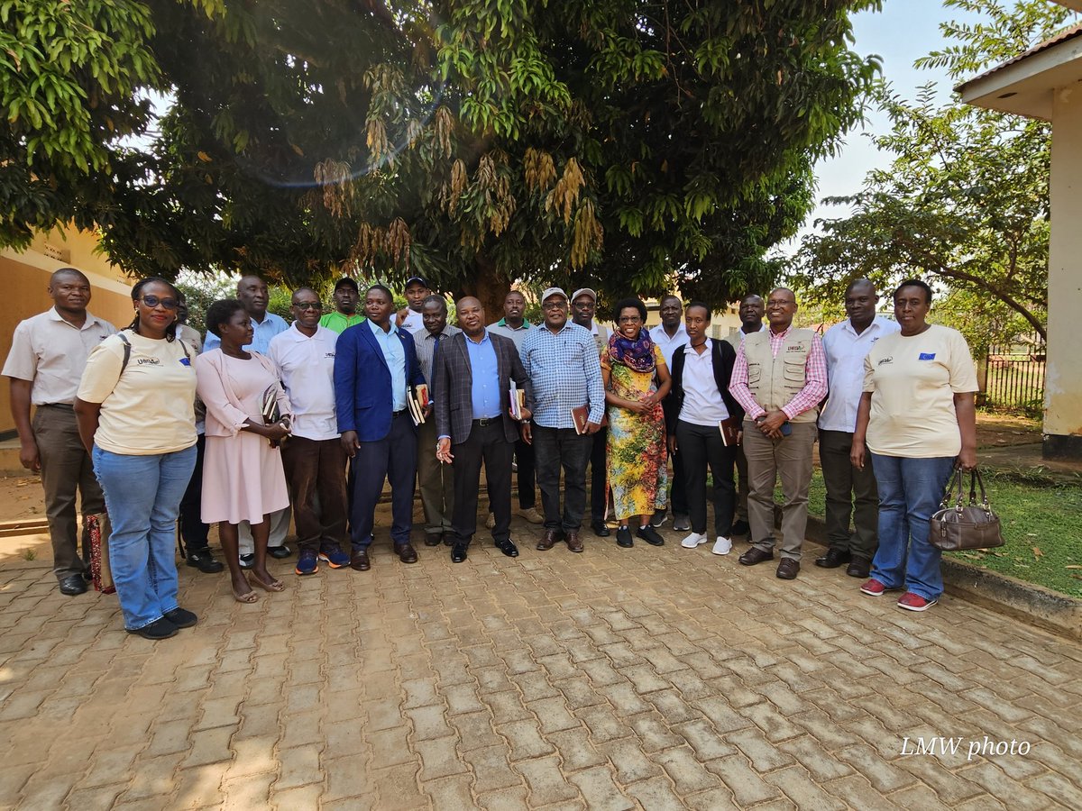 UgandaCoffee_'s tweet photo. The UCDA Board of Directors led by the Chairman, Dr Charles Mugoya, is undertaking an M&amp;E mission in Northern 
Uganda to assess the interventions and activities carried out by UCDA in the region.
The mission began with a courtesy call to the Lira district offices https://t.co/Fp3K4JzKZL