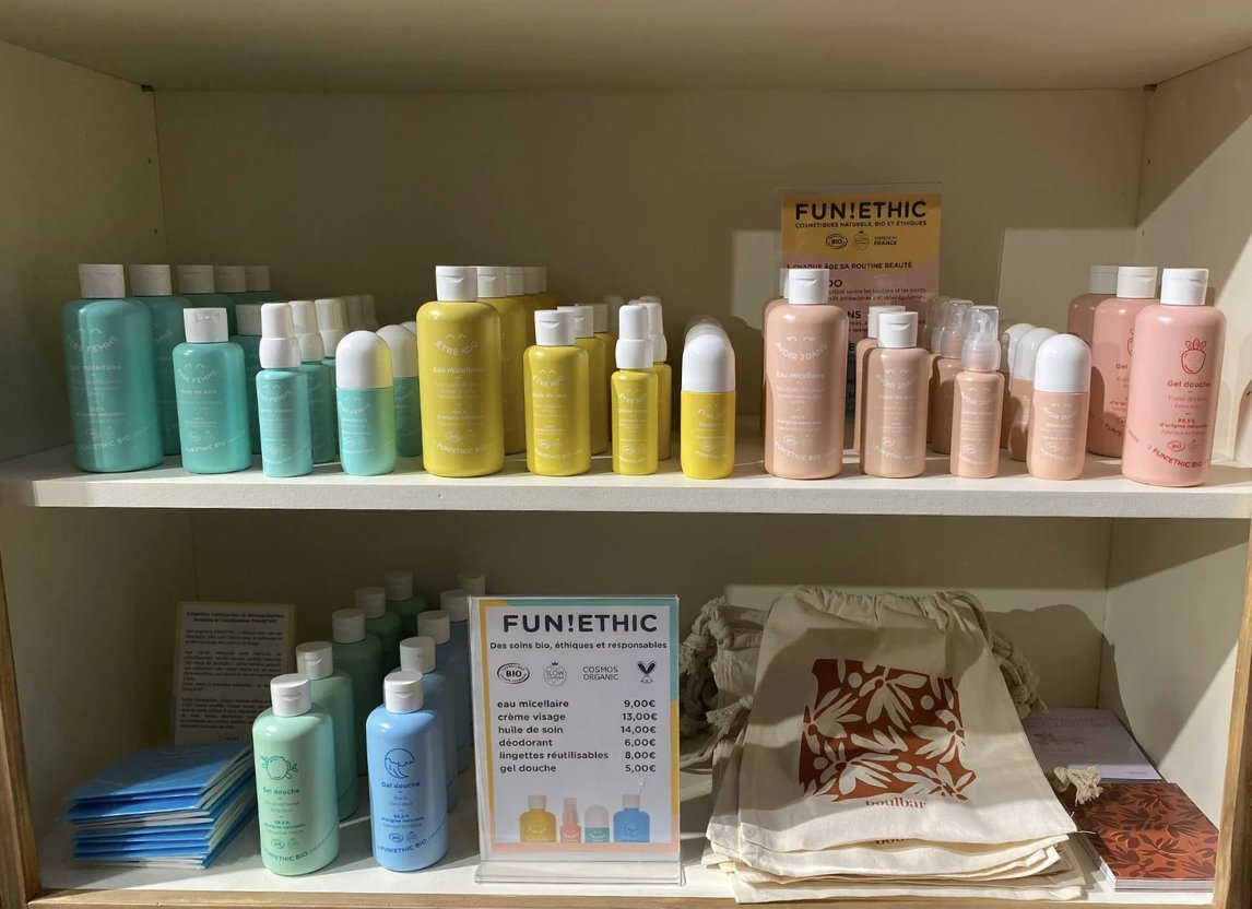 FunEthic's tweet image. Très heureux de vous partager en ce début d&apos;année quelques images du concept store YUNANI qui se trouve à 26 rue Louis Paufique, Lyon2, avec les produits #FUNETHIC ❤️