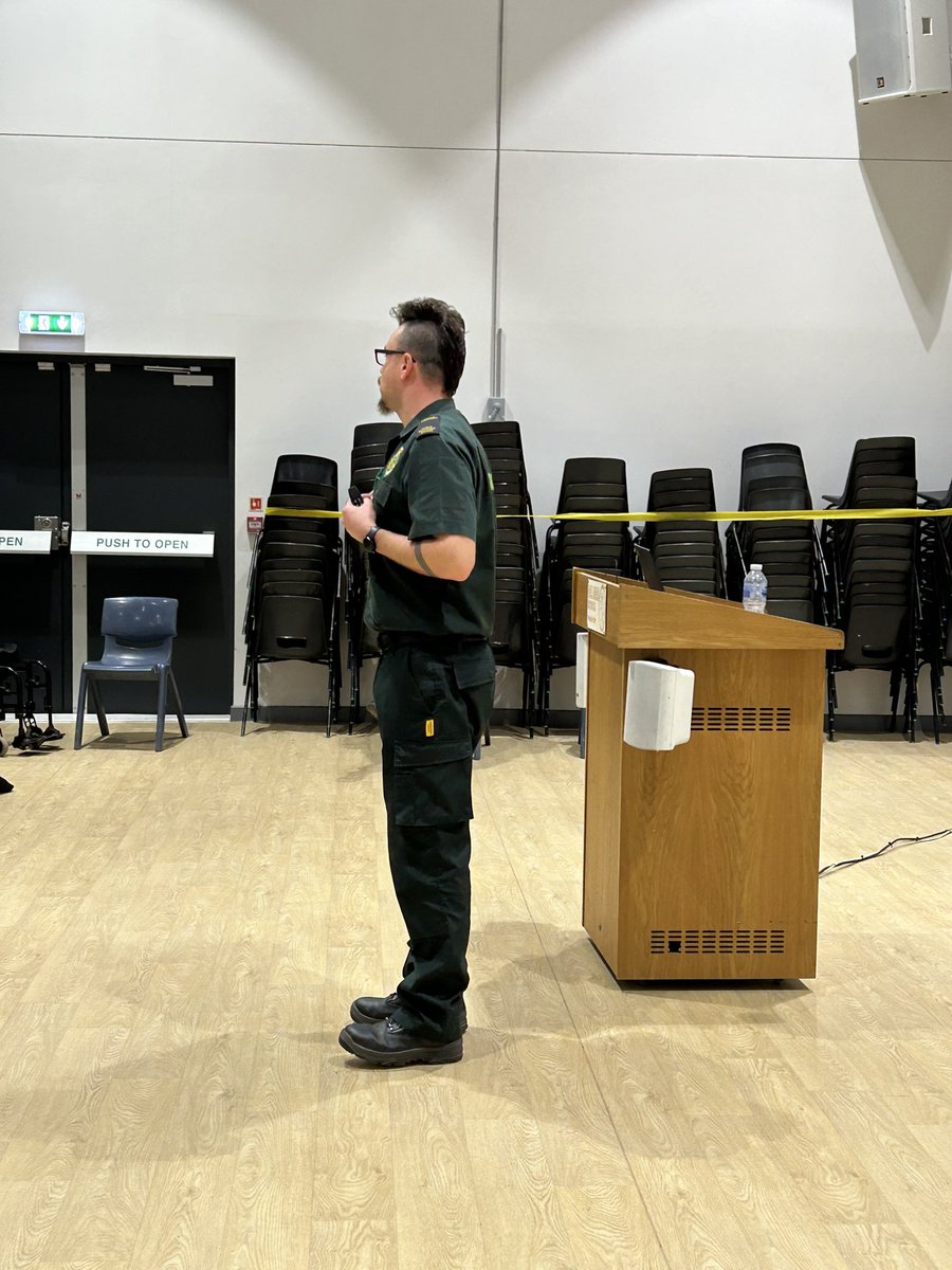 HallMeadPastor1's tweet photo. We are so pleased to welcome reps of the ambulance, police and justice systems to @hallmead for a day of workshops with Yr9. Currently learning the importance of a clear and quick 999 call, and how useful #whatthreewords is for accuracy. https://t.co/WRmiElqBVH
