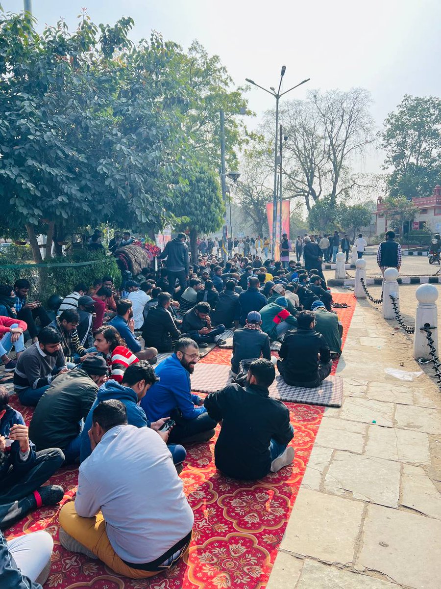 ajayvgurjar's tweet photo. #RAS_mains_सत्याग्रह 
#RAS_MAINS_POSTPONED 
#RAS_MAINS_आगे_बढ़ाओ 
#RAS_2023_स्थगित_करो 
#RAS_MAINS_3माह_आगे_करो 
#RAS_MAINS_मांगे_समय 
#RAS_MAINS_3माह_आगे_बढ़ाओ 
@BhajanlalBjp 
@RPSC1 
@1stIndiaNews @DainikBhaskar https://t.co/JIMZ9OZCgd