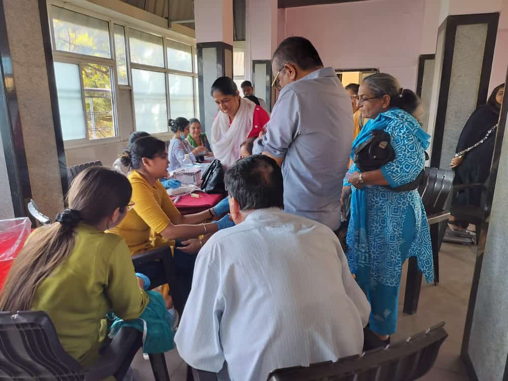 ChanchalD1998's tweet photo. Had an amazing day of sample collection with #Sindhicommunity at hyderabad, such beautiful blend of hyderabadi and Sindhi they are. Thankfull to each and everyone who came forward to help me.
#phdlife #population_genetics #forensicstudy https://t.co/kK74K0dDag
