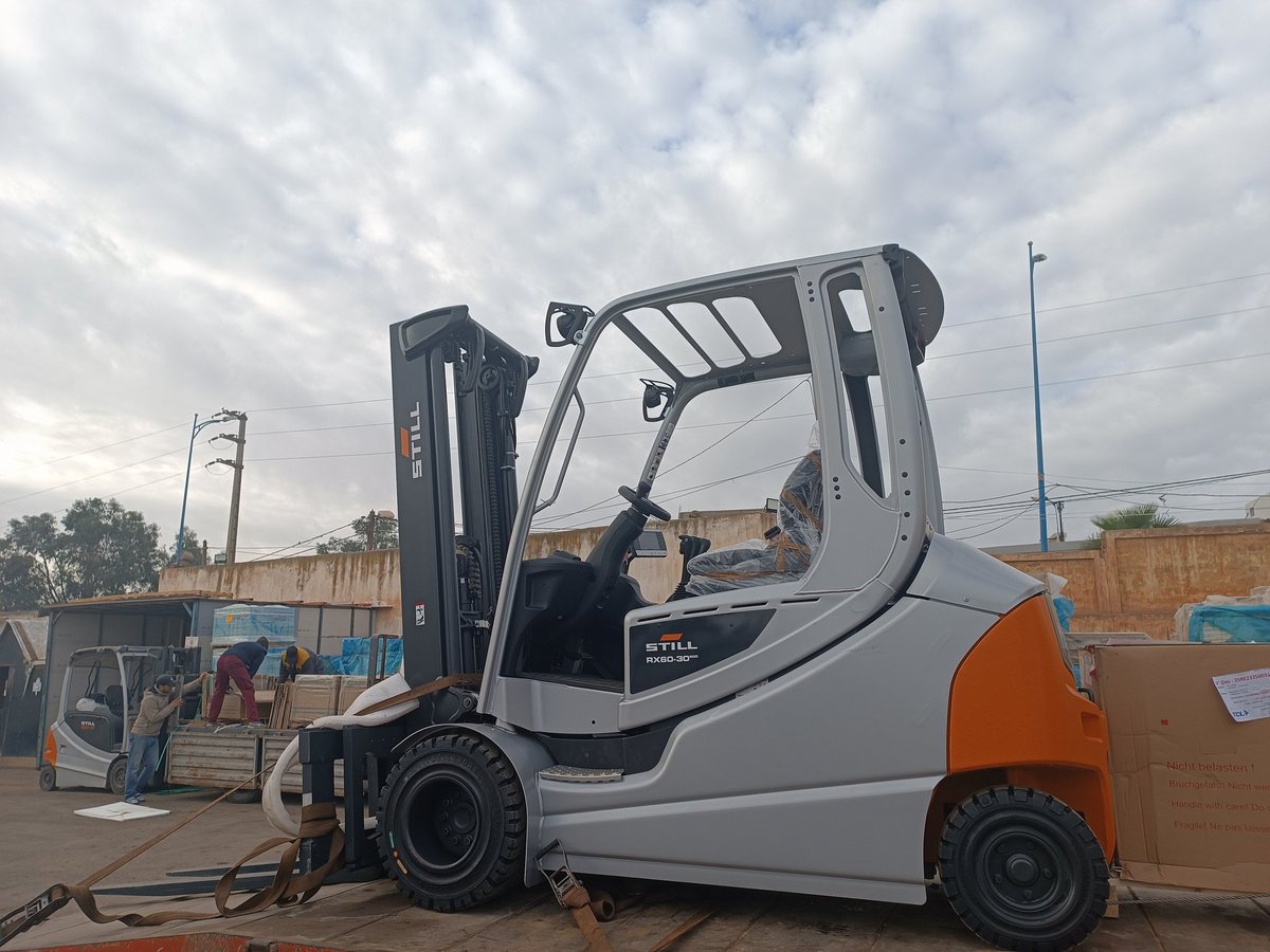 MarocStill's tweet photo. Qui peut rivaliser ?

Chariot élévateur électrique frontal STILL RX 60-30/600 équipé d'un tablier large KAUP 

La puissance de la manutention

https://t.co/nZjoLkXWqk https://t.co/urWi38TMne