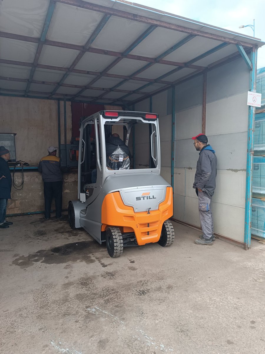 MarocStill's tweet photo. Qui peut rivaliser ?

Chariot élévateur électrique frontal STILL RX 60-30/600 équipé d'un tablier large KAUP 

La puissance de la manutention

https://t.co/nZjoLkXWqk https://t.co/urWi38TMne