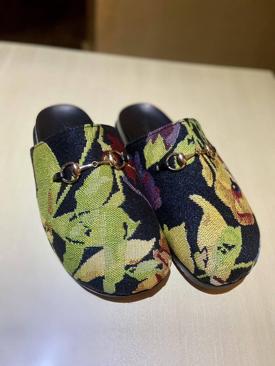 Detalez_'s tweet photo. In simple words, a vision oriented man moves with class and one of it’s accompaniment is good shoes!

Wear shoe fits for classic men

Available in sizes 38-37

PRICE- N18,000 

#shoesshop #leathershoes #luxurygoods #luxuryshoes https://t.co/naFABlhO9f