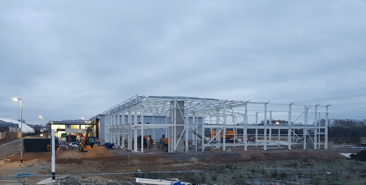 An early start for Chris Pearce today on site at catalystbicester.com for a progress meeting for the next phase (units 7 &amp; 8). It's looking good, if a little fresh! <a href="/AlbionLandLtd/">Albion Land</a>  #CornishArchitects #BaileyJohnsonHayes <a href="/ParkwayMK/">Parkway Construction</a> 
#engineeringdifference #mep #onsite ❄️👷❄️
