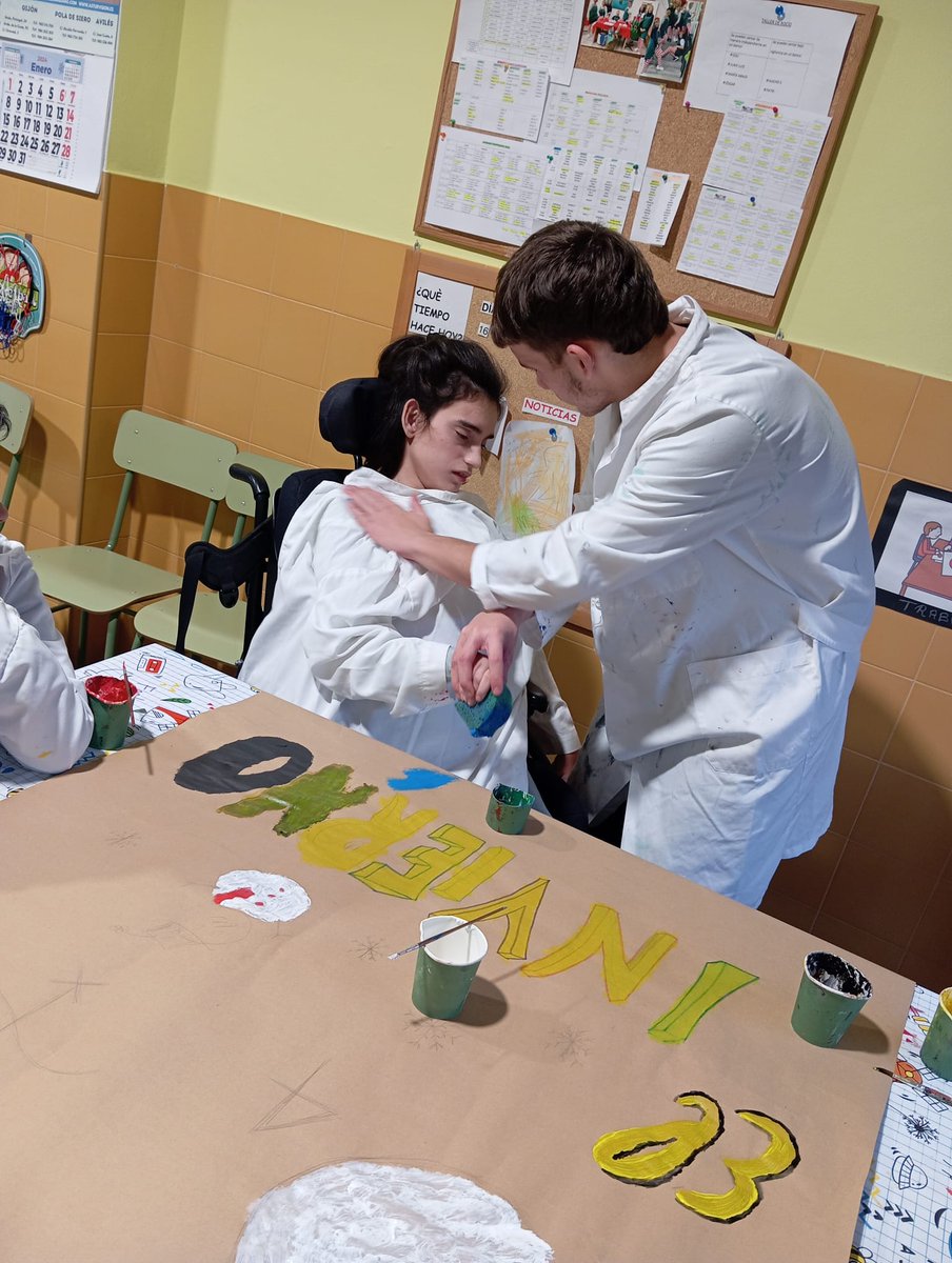 aspaceasturias's tweet photo. Ayer martes realizamos el taller #ComunicArte con #ColegioSagradaFamiliaDeOviedo dentro de nuestro proyecto #LasPersonasConPcComoAgentesDeCambio con la colaboración de @aytoviedo
#SomosASPACE #AspaceAsturias60AñosContigo #TejiendoRedes #CAI2030 #ODS4 #ODS10 #ODS17 @ConfeAspace https://t.co/iw7S7gXVbO
