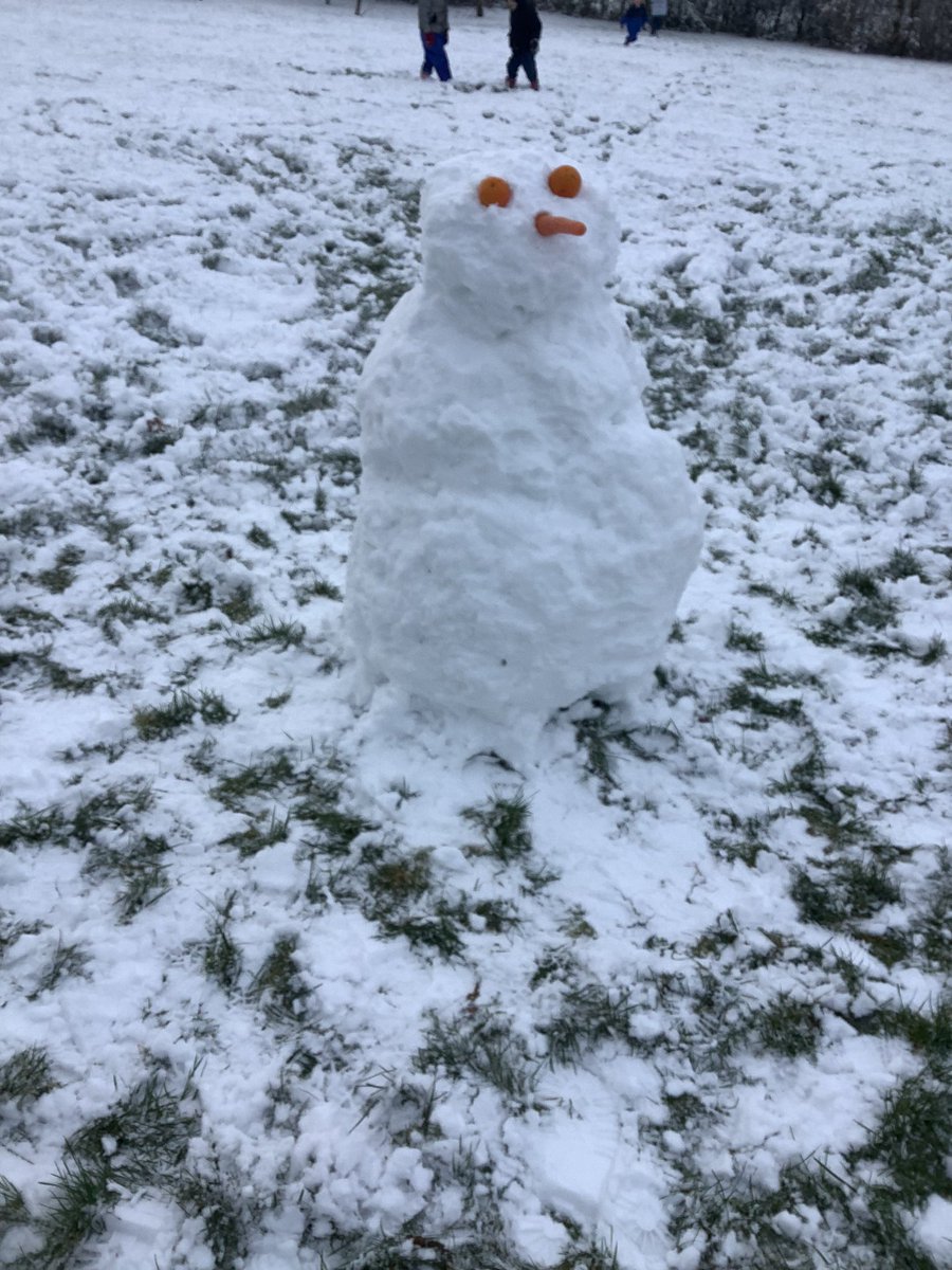 GlazeburyCofE's tweet photo. It’s never too early to build a snowman! #HEART #LDSTEDUCATION https://t.co/EmnbDrviQJ