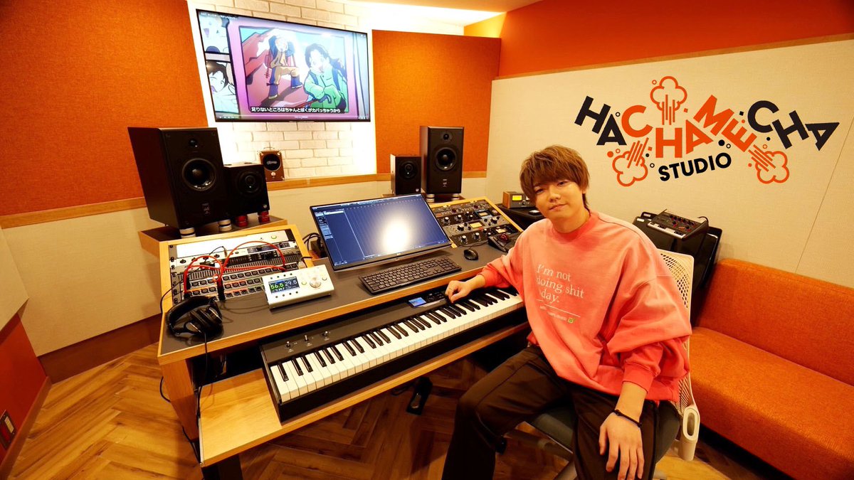 meynico's tweet photo. 【重大告知】

この度、全ての音楽を目指す方のために、音楽スタジオ「HACHAMECHA STUDIO」を設立しました！！！

お金が厳しいけど、本気で歌や音楽を頑張りたい方には、熱意に応じて無償でお貸しします！！！
一緒にがんばろう！！

沢山のご利用お待ちしております！！！

https://t.co/gxGdMfBcQ0 https://t.co/GeoE7DWizd