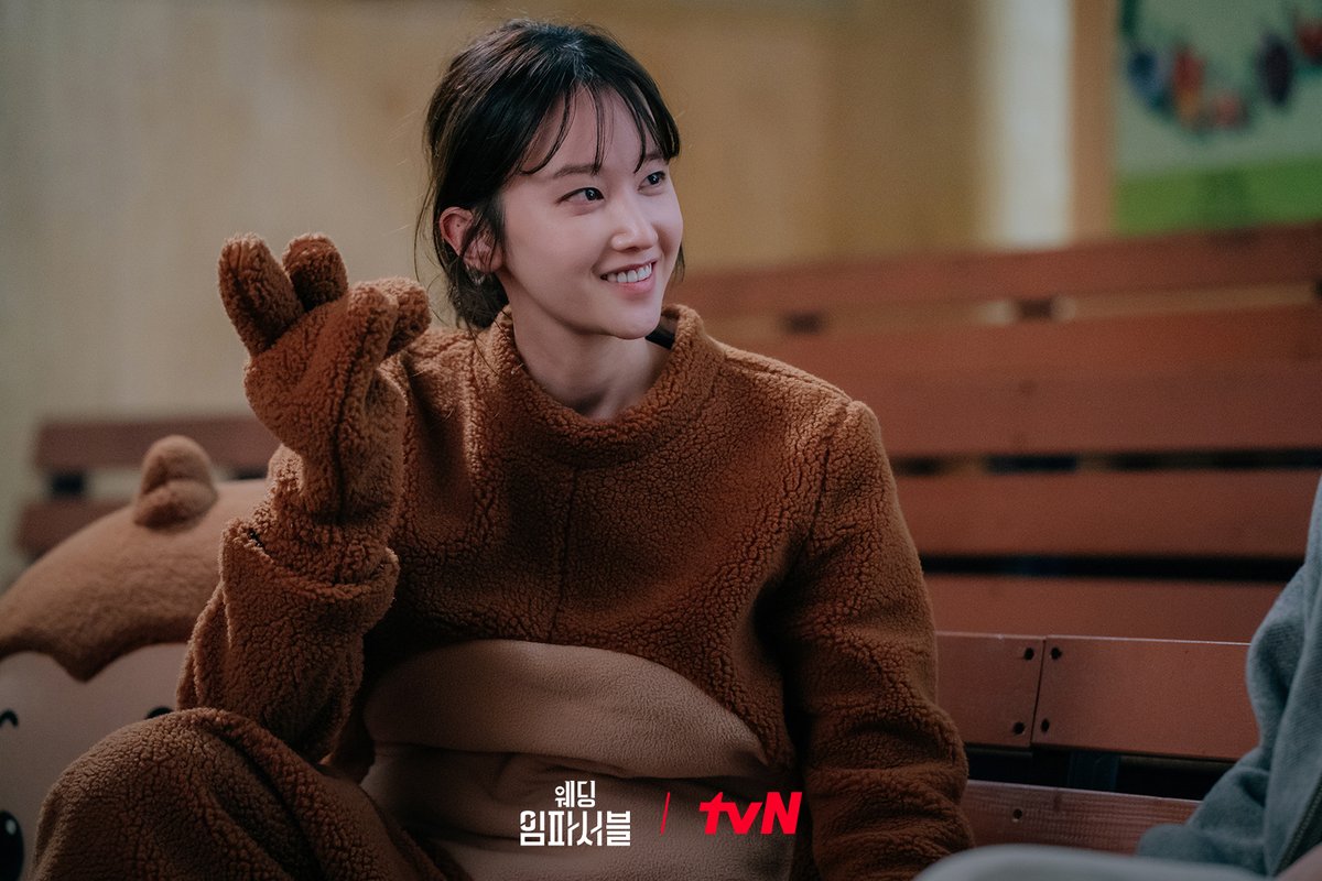 웨딩드레스를 입고 나타난 전종서! 사랑스러운 무명배우 '나아정'으로 완벽 변신✨ 나아정의 첫 주연작은 남사친과 위장 결혼? <웨딩 임파서블>...