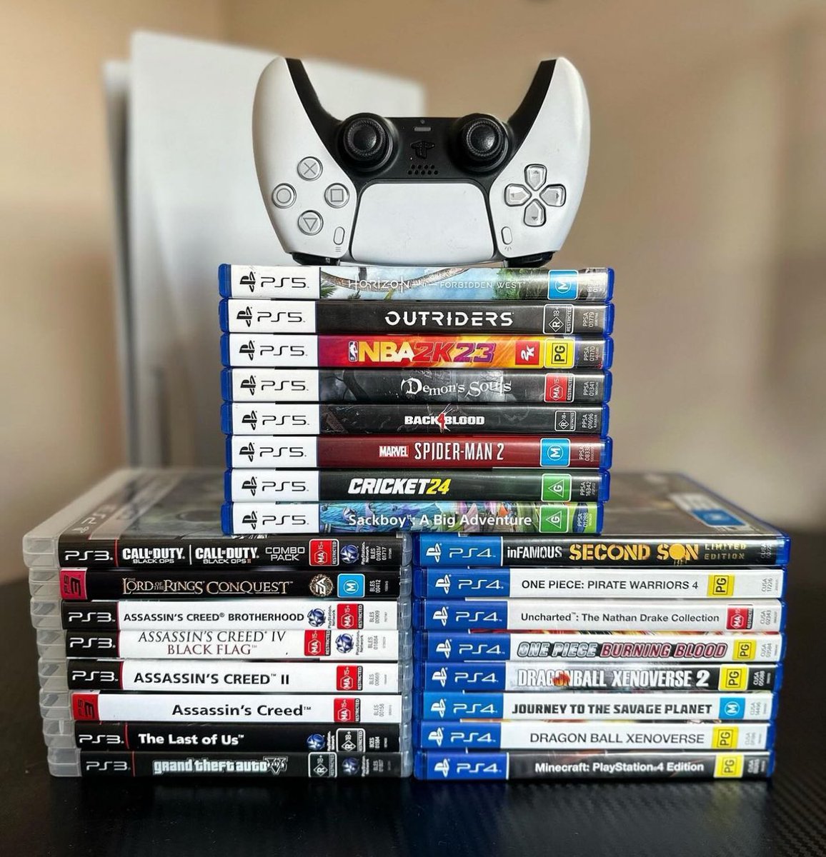 Treppers1's tweet photo. Physical > Digital copies 😬 #PS5 #PS4 #PS3 https://t.co/UzS3BRYrww