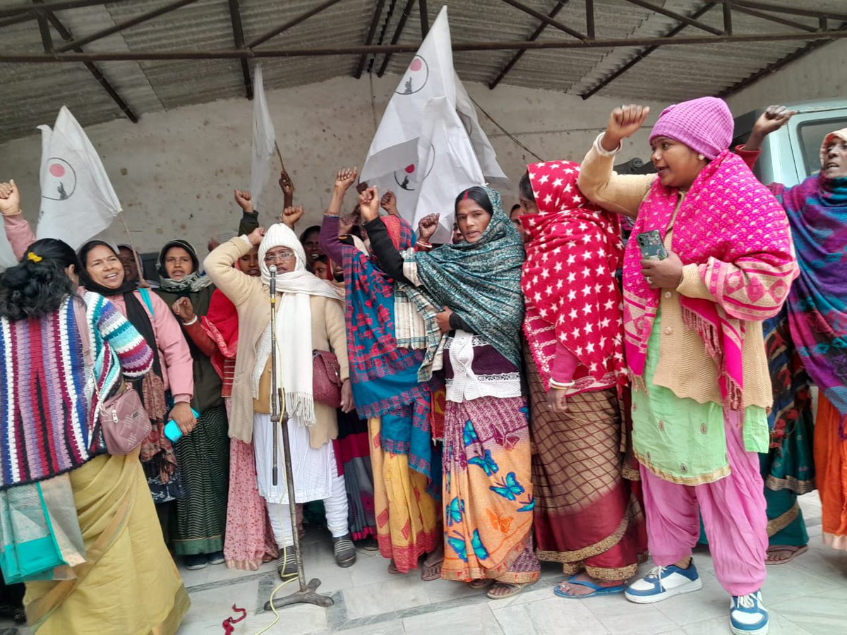 Shashi_Aipwa's tweet photo. #aipwa का प्रखंडों पर प्रदर्शन!बलात्कारियों की संरक्षक सरकार के खिलाफ हल्ला बोल आंदोलन! https://t.co/33vq4dX4KR