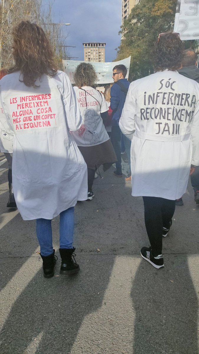 #sanitatenlluita
#infermeresdiemprou