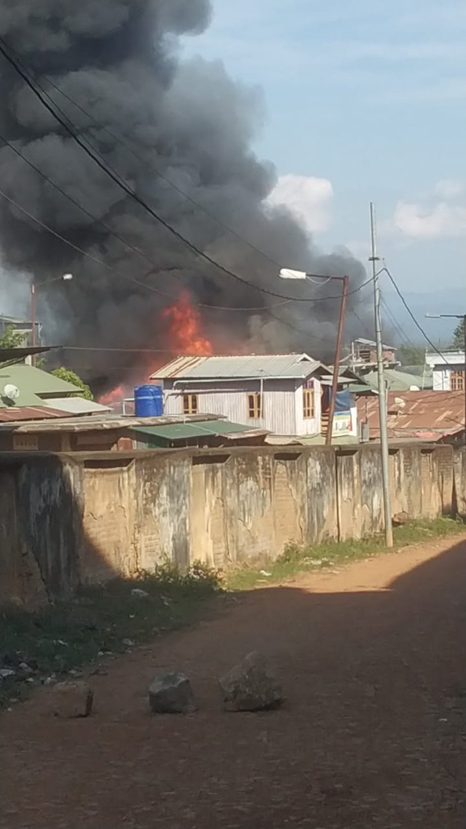 ITLFMedia_Cell's tweet photo. Moreh Under Attack!!

The relentless, unjustifiable violence perpetrated by the communal Chief Minister of Manipur, Biren Singh by unleashing his private militia - Arambai Tenggol, the communal Meitei Police, which is a combination of Manipur Police CDO and Meitei narco-terrorist cadres (UNLF, PLA, PREPAK etc) and the Assam Rifles against innocent villagers of #Moreh Town since the last few months and this morning is nothing short of abhorrent. 

This is a full-blown war unleashed by the CM of Manipur against Indian citizens, with the end goal of annihilation and then annexation of Kuki-Zo tribal ancestral lands.

This reign of terror must be swiftly brought to an end before it gets out of hand, with those responsible at the State Govt be held accountable for their heinous crimes against humanity and Indian tribals. 

The oppressed citizens deserve justice, peace, and security.

#ManipurViolence #ManipurPoliceAttacksCivilians
#MeiteiAtrocities #Bitler
#EthnicCleansingOfKukiZo

@TheQuint @firstpost @indiatimes @htTweets @thewire_in @KaranThapar_TTP @ashoswai @BDUTT @BhavikaKapoor5 @bkdandriyal @Paul_Koshy @the_hindu @ttindia @NDTV @PCI @IndEditorsGuild @afridahussai @VanlalvenaK @Outlookindia @vijaita @jeegujja @meipat @themooknayakeng @mojostory @Polytikles @Kautilya33 @EastMojo @Outlookindia @scroll_in @newslaundry @Lal_Duhoma @indianexpress @sardesairajdeep @BBCBreaking @UNGeneva @ChristianPost @india_NHRC @ISHRglobal @UNHumanRightsEU @amnesty @amnestysasia @UNHumanRights @DainikBhaskar @democracynow @HuffPost @washingtonpost @TribalArmy @TribalAffairsIn