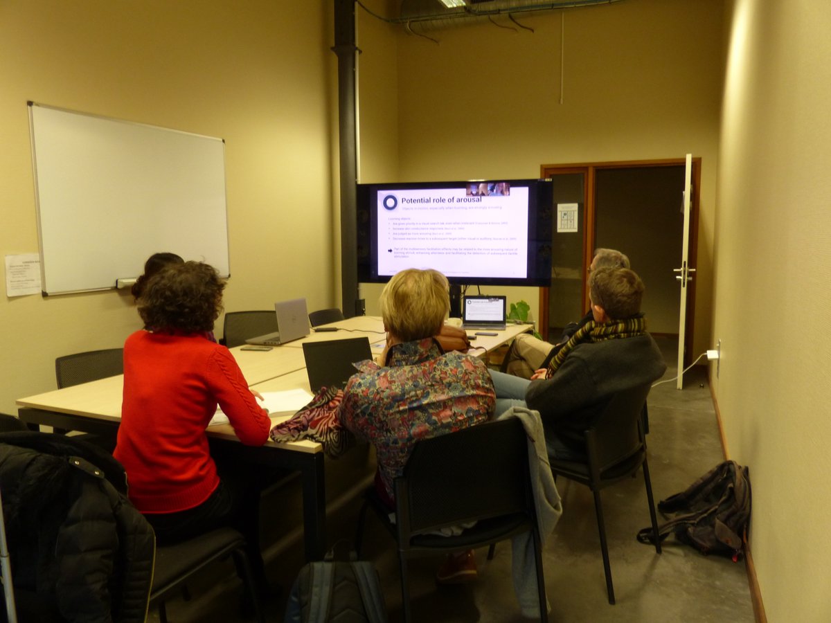 FR_SCV's tweet photo. Visite @FR_SCV  de Jocelyne Ventre Dominey, Carine Michel et Peter Dominey @LabCaps_Dijon  pour des échanges scientifiques sur le thème de la cognition spatiale. https://t.co/zn41yPR7Cu