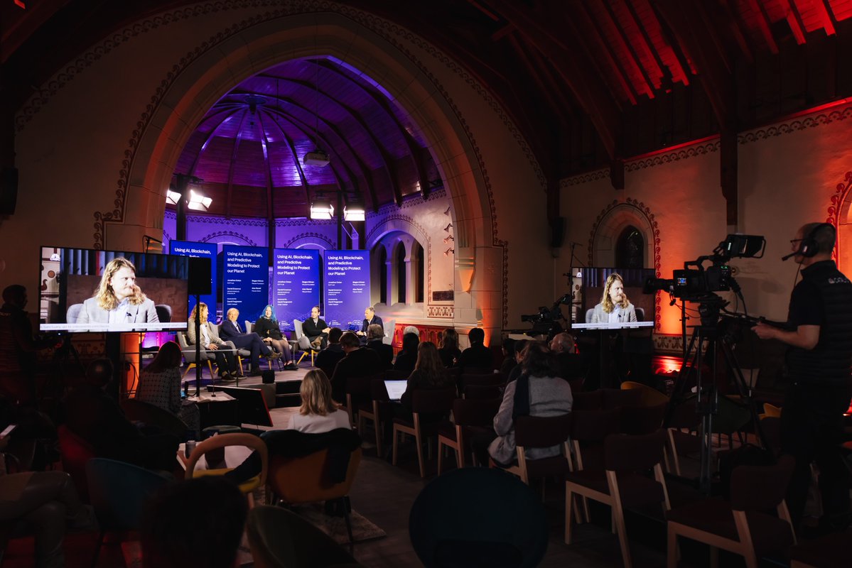 FilFoundation's tweet photo. “We are past the point in time where we can develop new technologies without climate first and foremost in our minds.”

FF Founding Officer @tinkmk joined @danielerasmus, @RRansil, and Jonathan Dotan from @EQTYLab to discuss how AI, blockchain, and predictive modeling are helping achieve sustainability goals.

#FFDavos