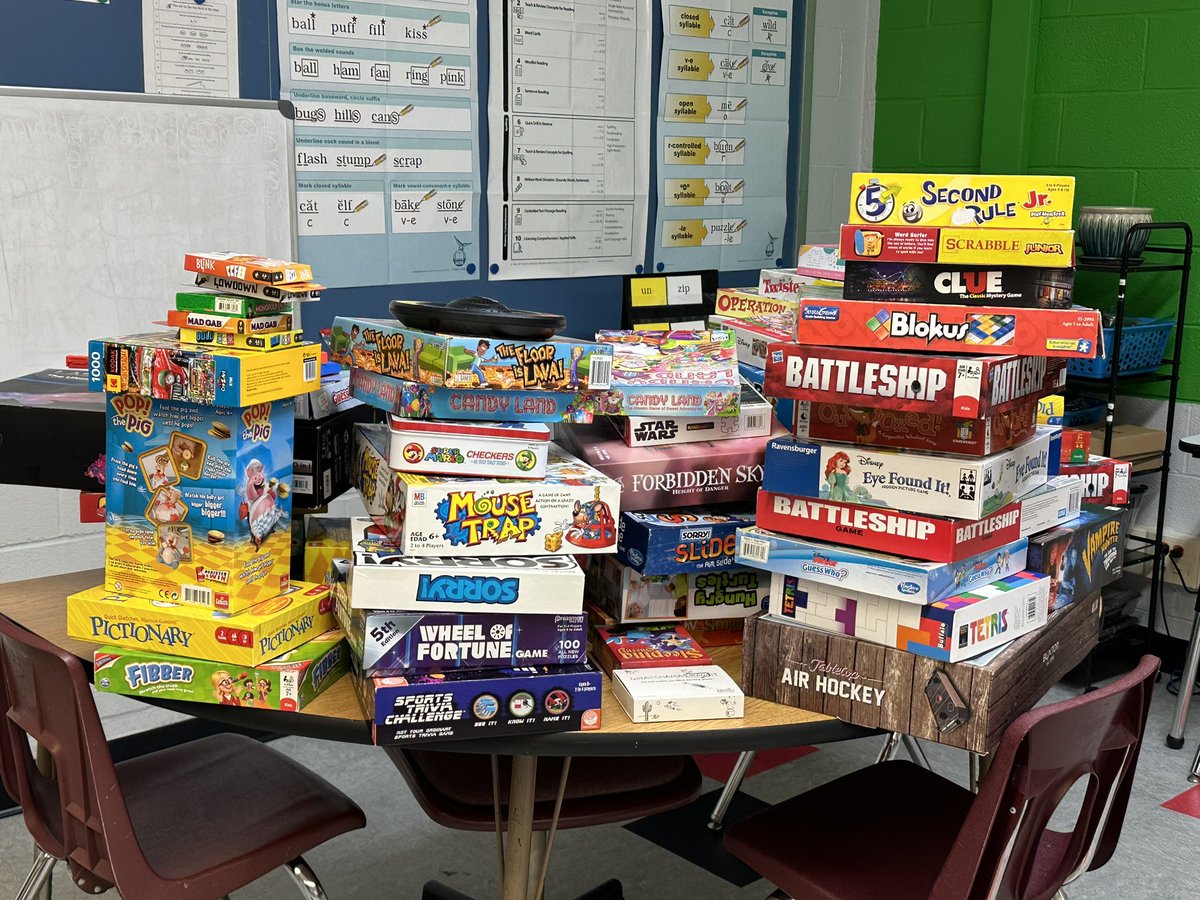 TManganelliKPSD's tweet image. Community Partnerships students are gearing up to deliver 69 games to classrooms within the next week. Our Google Sheet master list is complete and ready for teacher sign-ups ✅ #MaterialReuse #Sustainability @KeyportSchools @KeyportCentral