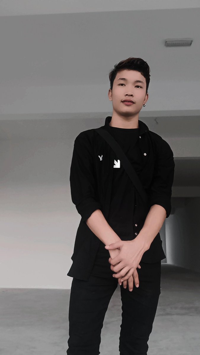 MyozawOh's tweet photo. နားလေမူးရှိမချစ်ပါ🥰🥰 https://t.co/q0QgSjDd4b