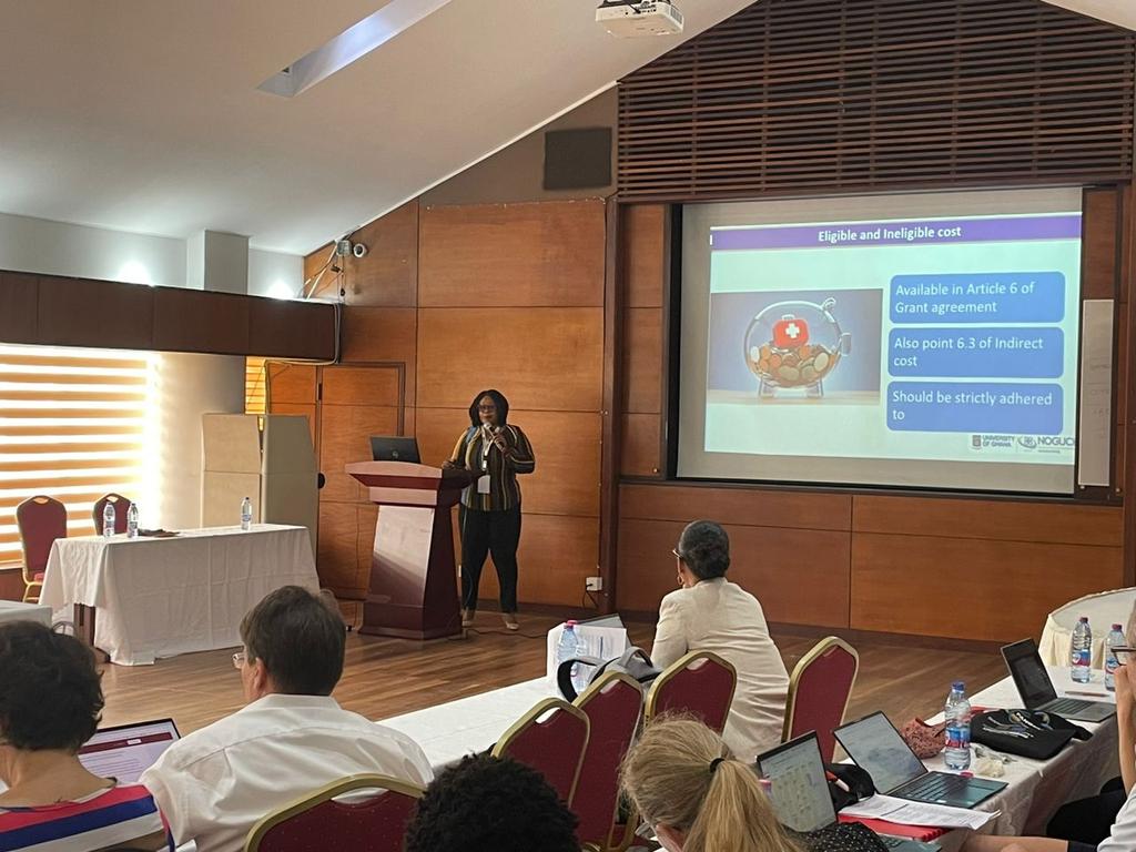 NMIMR_UG's tweet image. Nana Oye Akuffo, Senior Research Development Officer, presenting on @PANGenS2023 Financial and administrative management/Reporting.
#Firstinpersonmeeting
#Bioinformaticstraining
