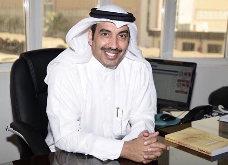 البروفيسور الدكتور عبدالله محمد الهاجري

غالباً الناس تمدح وتثني على من يتولى منصباً

لكني إنتظرت حتى تم إعلان التشكيل الوزاري وعلمت بأنه تم إستبعاد إسمك بعد حملة مفتعله

وسأذكر ما أعرفه ومتيقن منه عنك

أشهد الله وخلقه بأنك من أكثر الناس خُلقاً وإلتزاماً ووطنيةً وباراً بوالديك