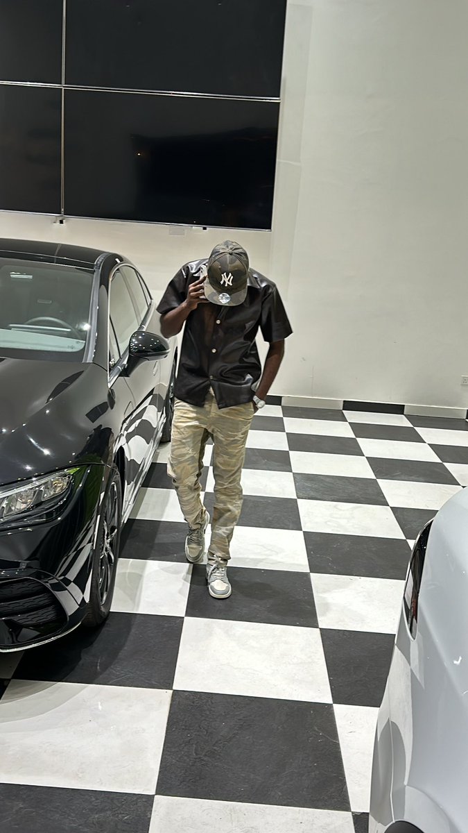 ChairmoTravis's tweet photo. The calmer you are, the clearer you think. Move with strategy, not with https://t.co/fqcF2yTCG7 your workings, stop competing, run your dealings, no dey talk too much ⚓️🦅 #tesla https://t.co/juDAsPrDFG